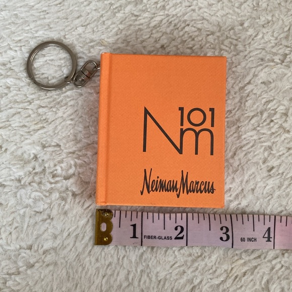 ❤️ Neiman Marcus Notebook Keychain - Picture 6 of 8